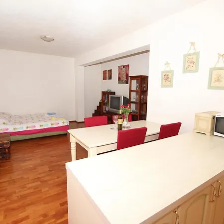 Apartment Leo *